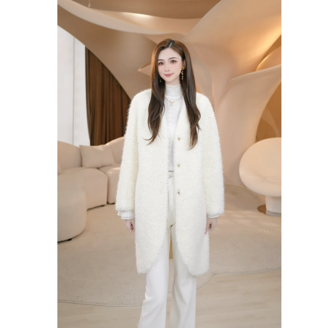 COCO BECCI【冬日小暖炉】温柔风毛绒简约气质优雅外套CFJJC3002184