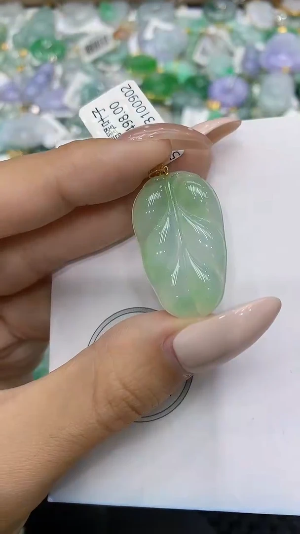 颈饰18K金镶嵌翡翠111111111111