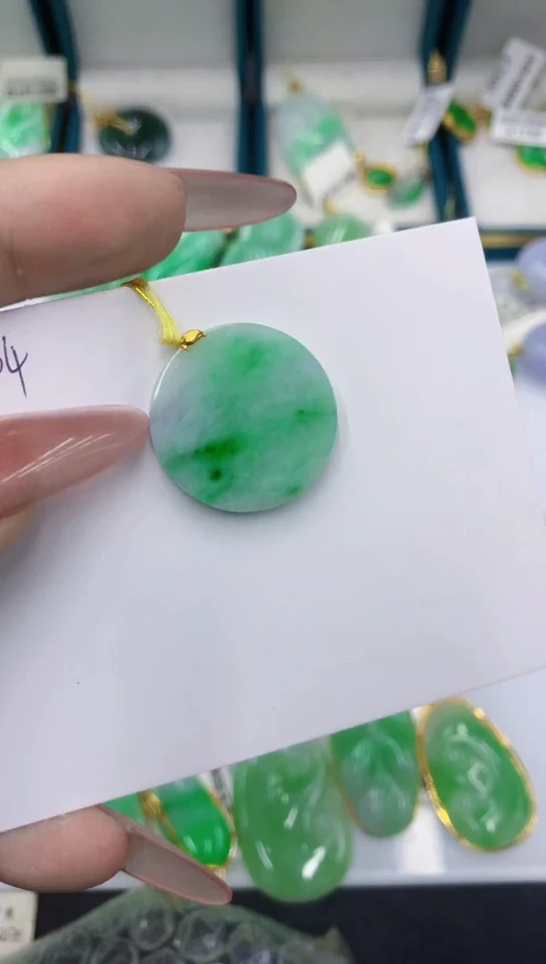 颈饰18K金镶嵌翡翠111111