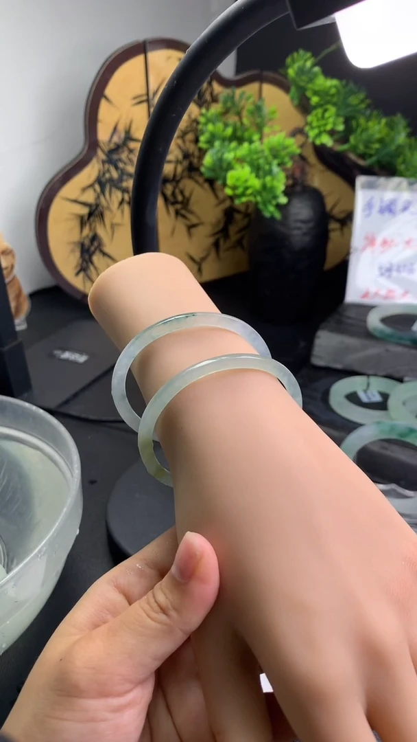 定制翡翠起货分享未镶嵌粉丝姐姐手镯起货