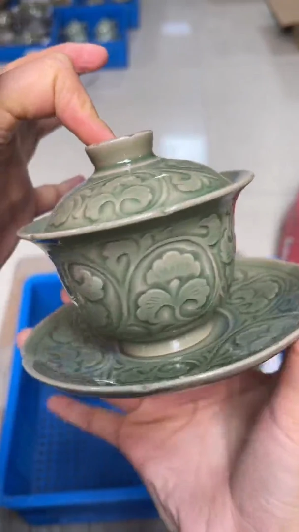 陶瓷纯手工秘色牡丹纹葵口三才盖碗（一套）