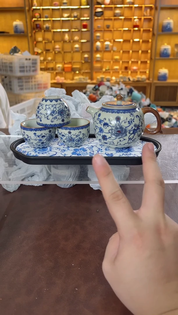 瓷片鸣盏居11111111缠枝莲壶+3杯+茶盘