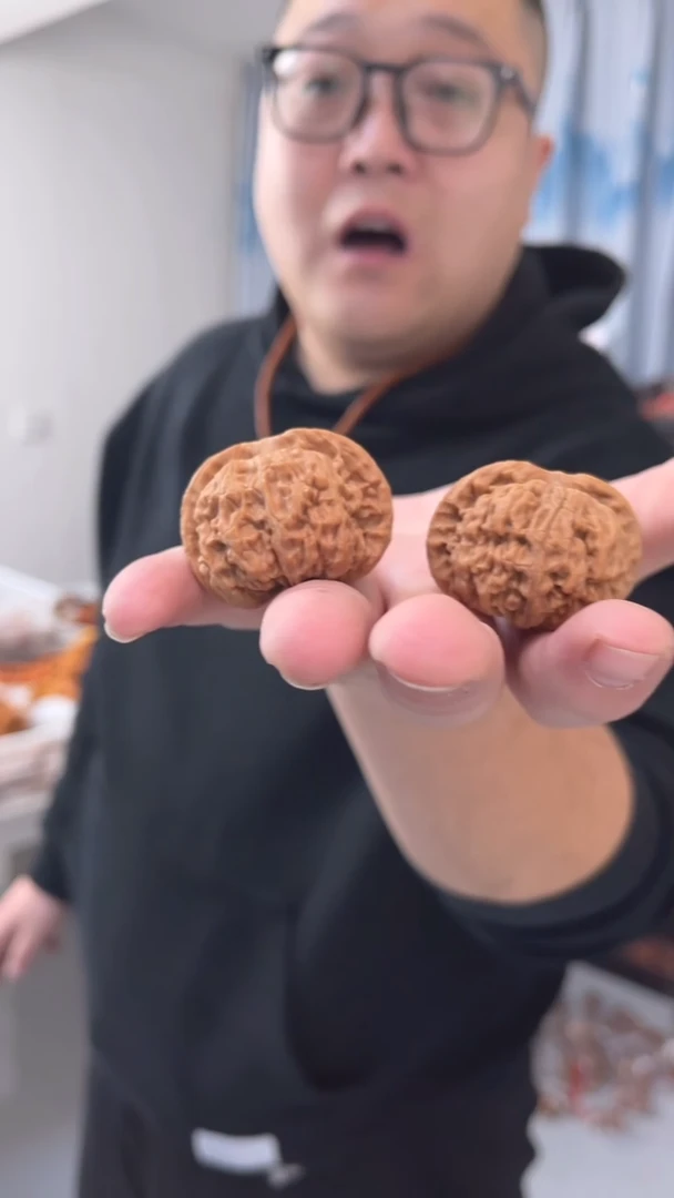 【闪购商品】文玩核桃把件麒麟正磨