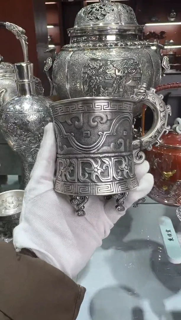 善*念 足银精工手工笑脸饕餮纹龙把手四足主人杯大号