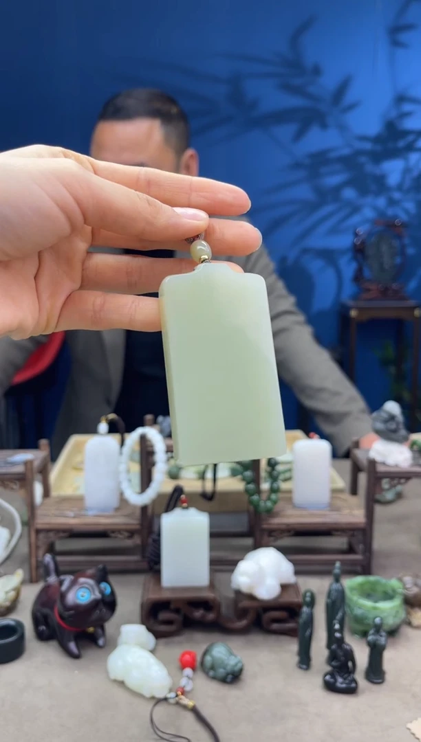 【闪购商品】和田玉颈饰未镶嵌1