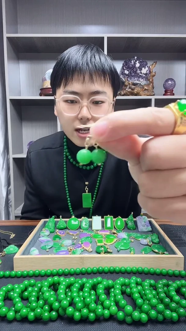 14K金镶嵌翡翠耳饰耳饰