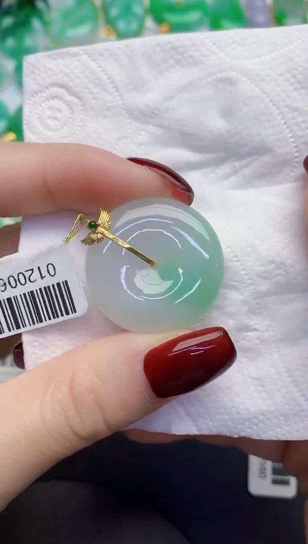 颈饰18K金镶嵌翡翠缅甸天然翡翠a货