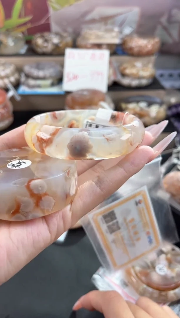 未镶嵌手镯石英质玉爱****?61