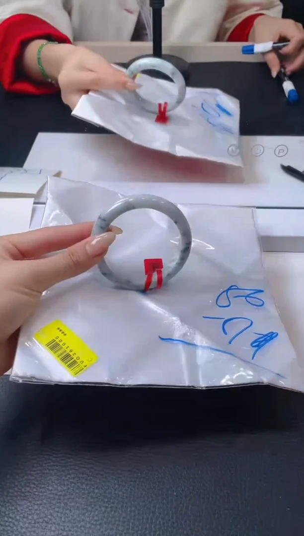 【闪购商品】翡翠手镯未镶嵌手镯