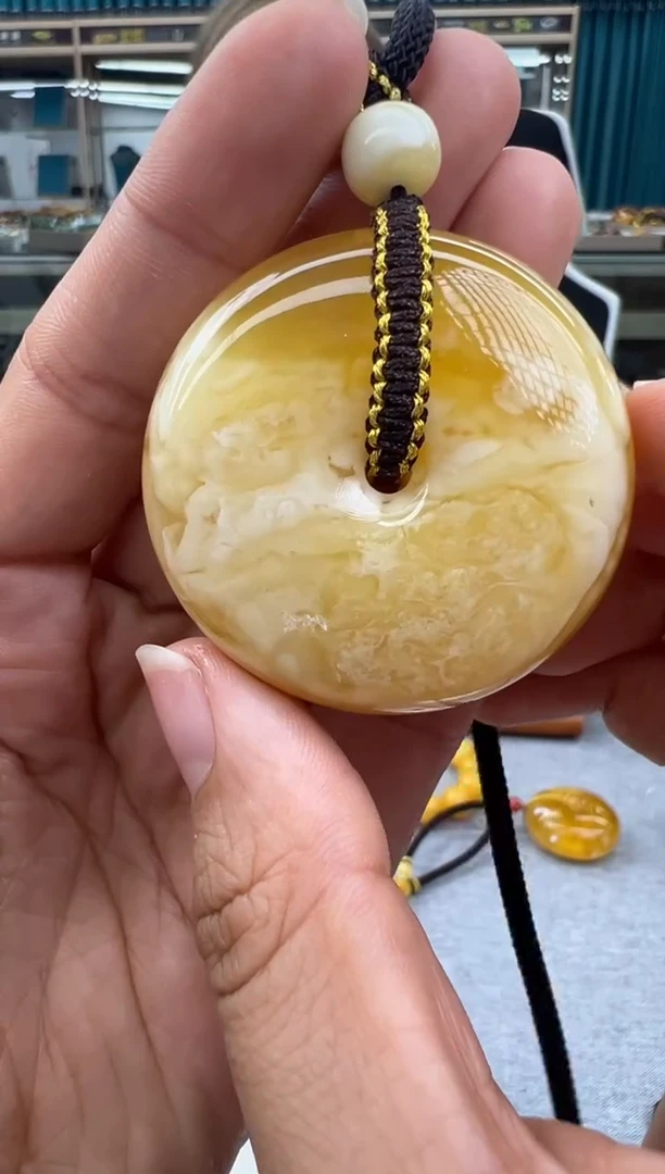 未镶嵌颈饰琥珀255秒拍号假一罚十