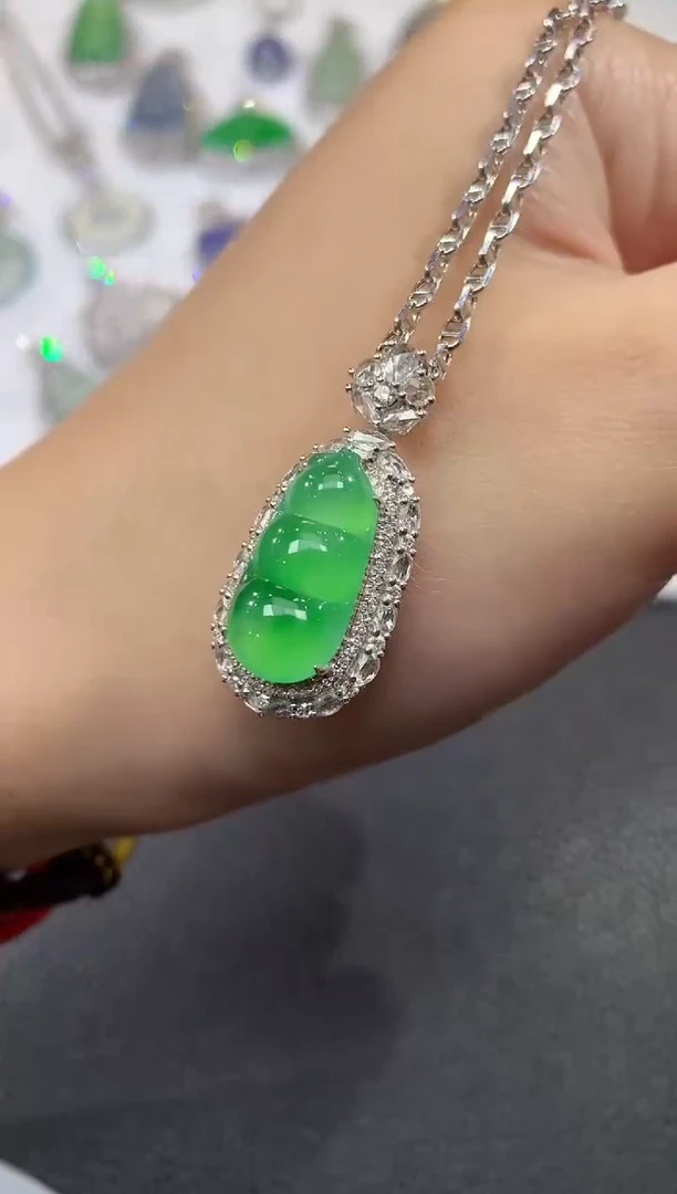 吊坠(不含链)18K金镶嵌翡翠A72