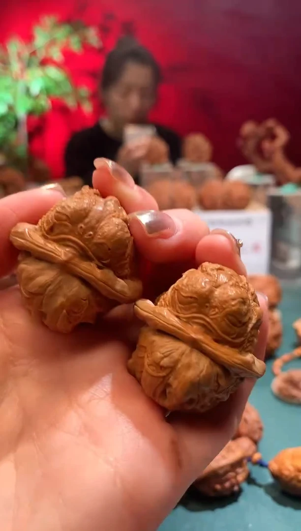 【闪购商品】文玩核桃把件147258369