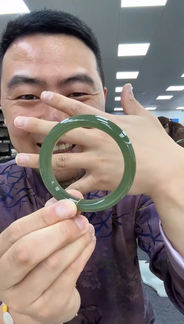 【闪购商品】和田玉手镯未镶嵌58.5  177