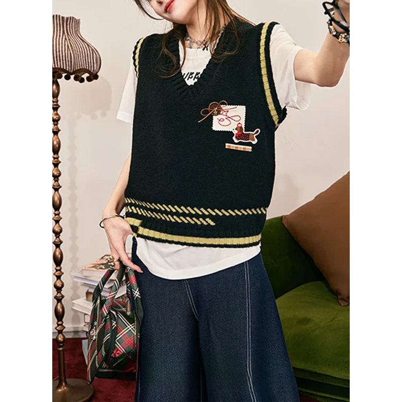 吞吞穿搭日记【跑跑小狗】有趣的叠穿 撞色V领针织马夹