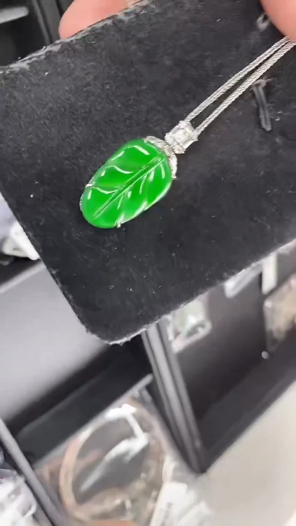 吊坠(不含链)未镶嵌翡翠精***店多样性发货不含链其一
