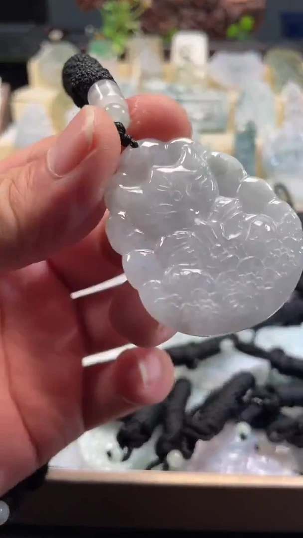 颈饰未镶嵌翡翠10/16/012