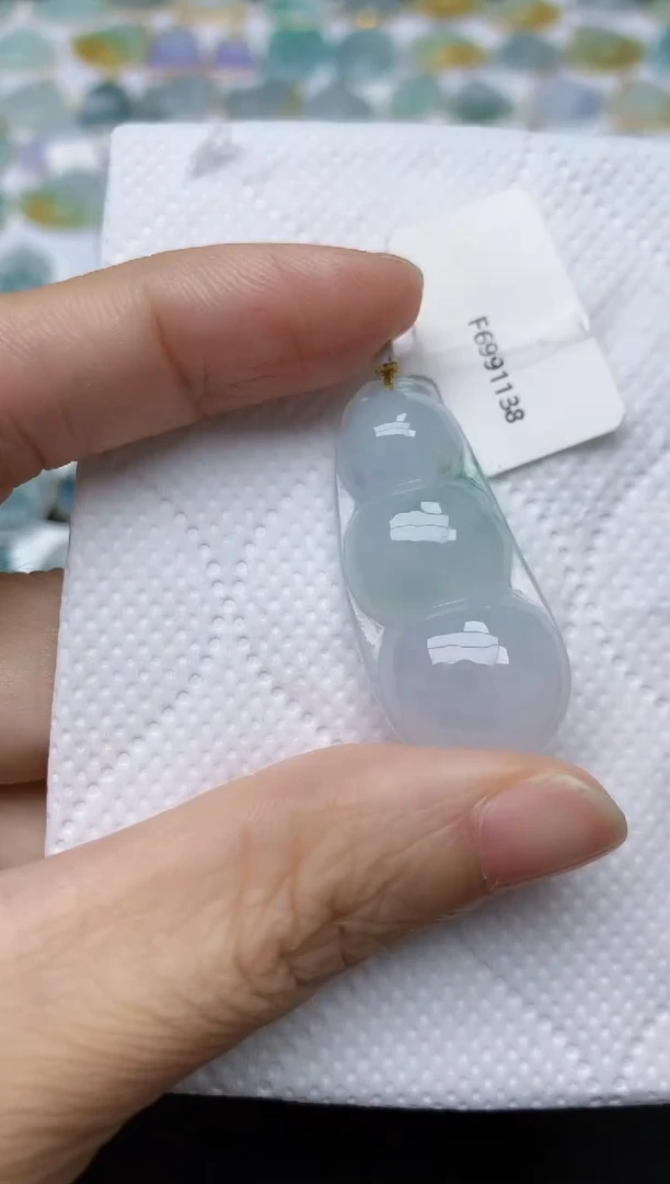 翡翠18K金镶嵌颈饰天然缅甸A货翡翠