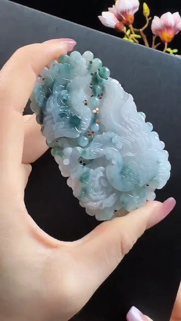 颈饰未镶嵌翡翠凤牌