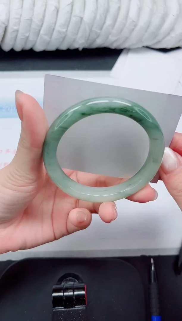 【闪购商品】石英质玉手镯未镶嵌374#58.1翠皮