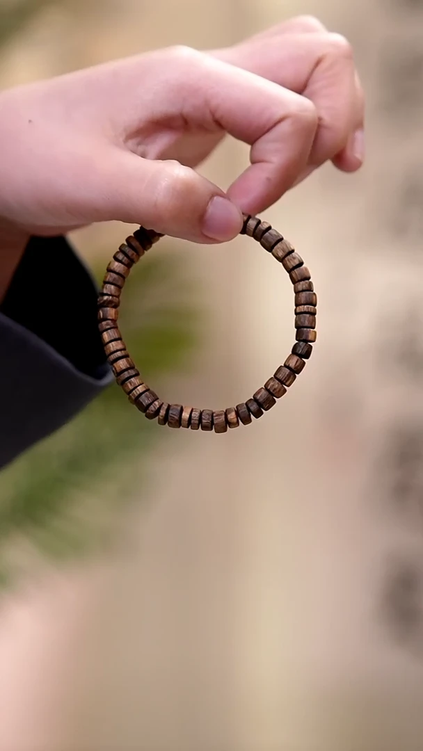 【闪购商品】沉香手串海南虫漏白棋楠随型单圈多样性发货