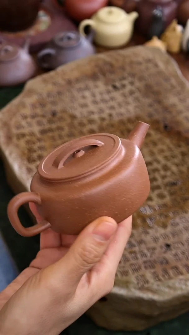 紫砂张月《段泥汉瓦壶》