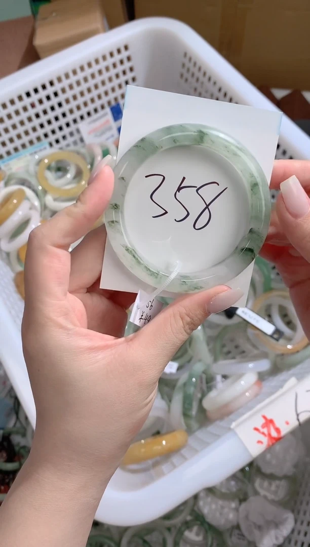 石英质玉手镯未镶嵌K358-56