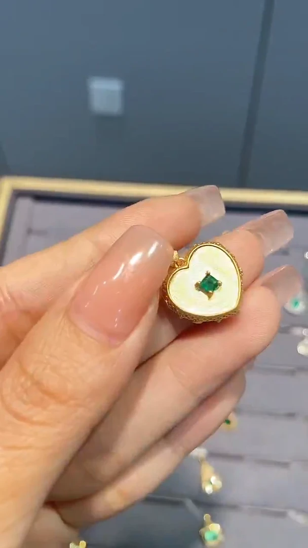18K金镶嵌吊坠(不含链)祖母绿吊坠