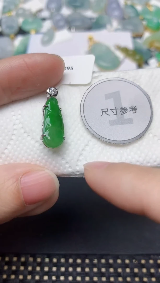 颈饰未镶嵌翡翠天然缅甸A货翡翠