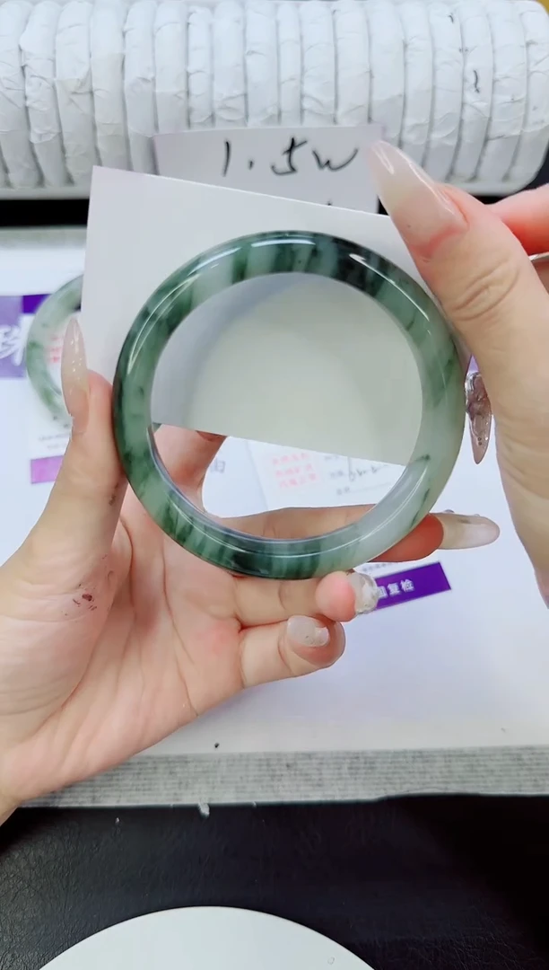 未镶嵌手镯石英质玉75/62.2