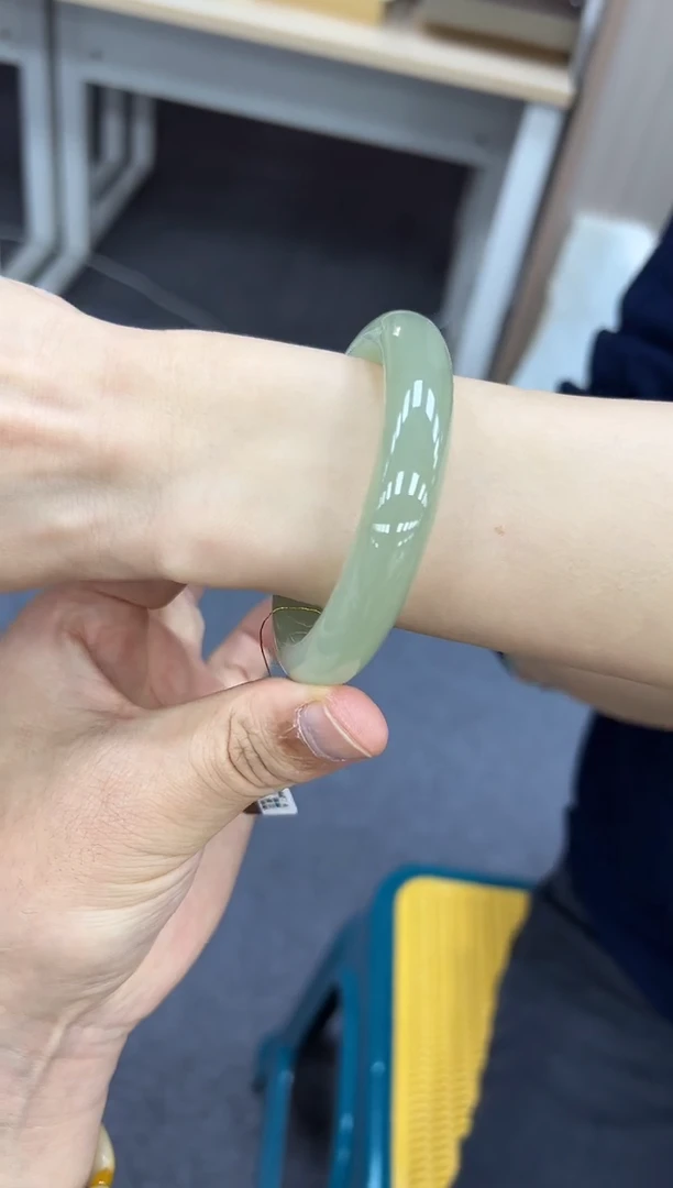 未镶嵌手镯和田玉58.5  822
