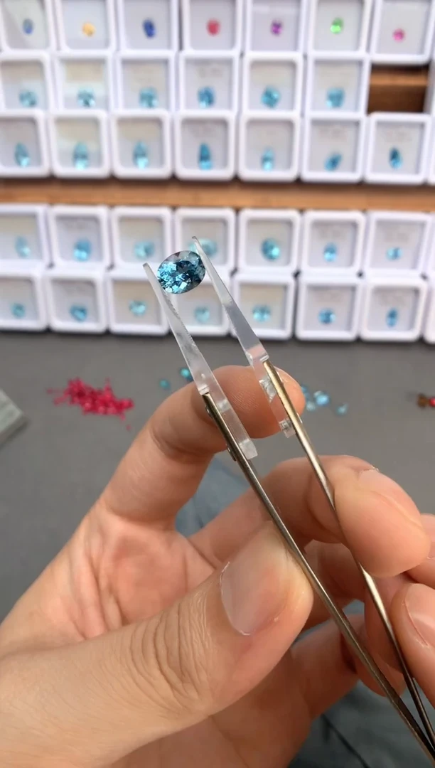 未镶嵌裸石定制海蓝宝石1.46ct 01084超圣