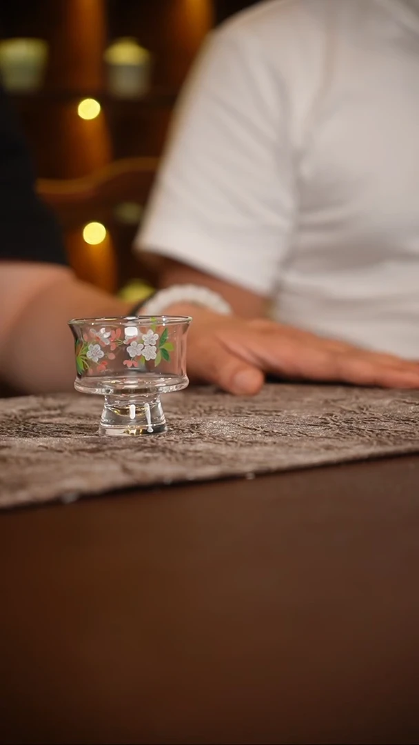 32-3桃花高足鱼杯（玻璃加彩）