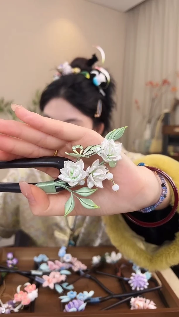 刺绣缠花茉莉花木头u钗
