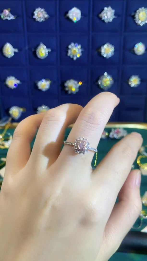 18K金镶嵌戒指钻石112