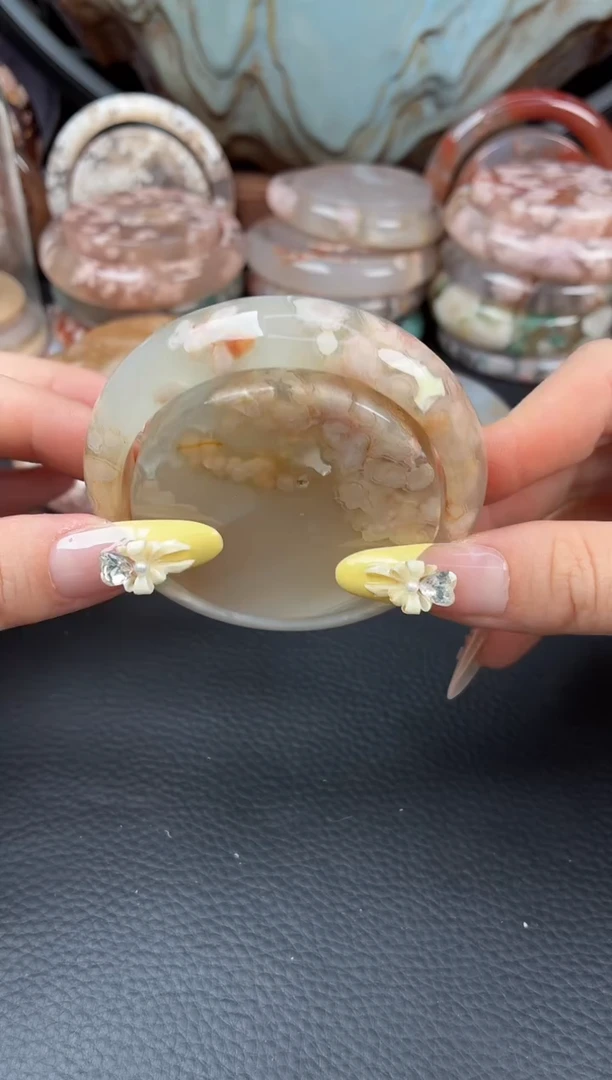 未镶嵌手镯（圆镯）石英质玉54