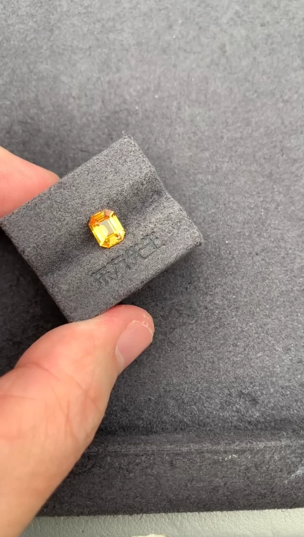裸石彩色蓝宝石1.02ct黄蓝宝  定制  BH