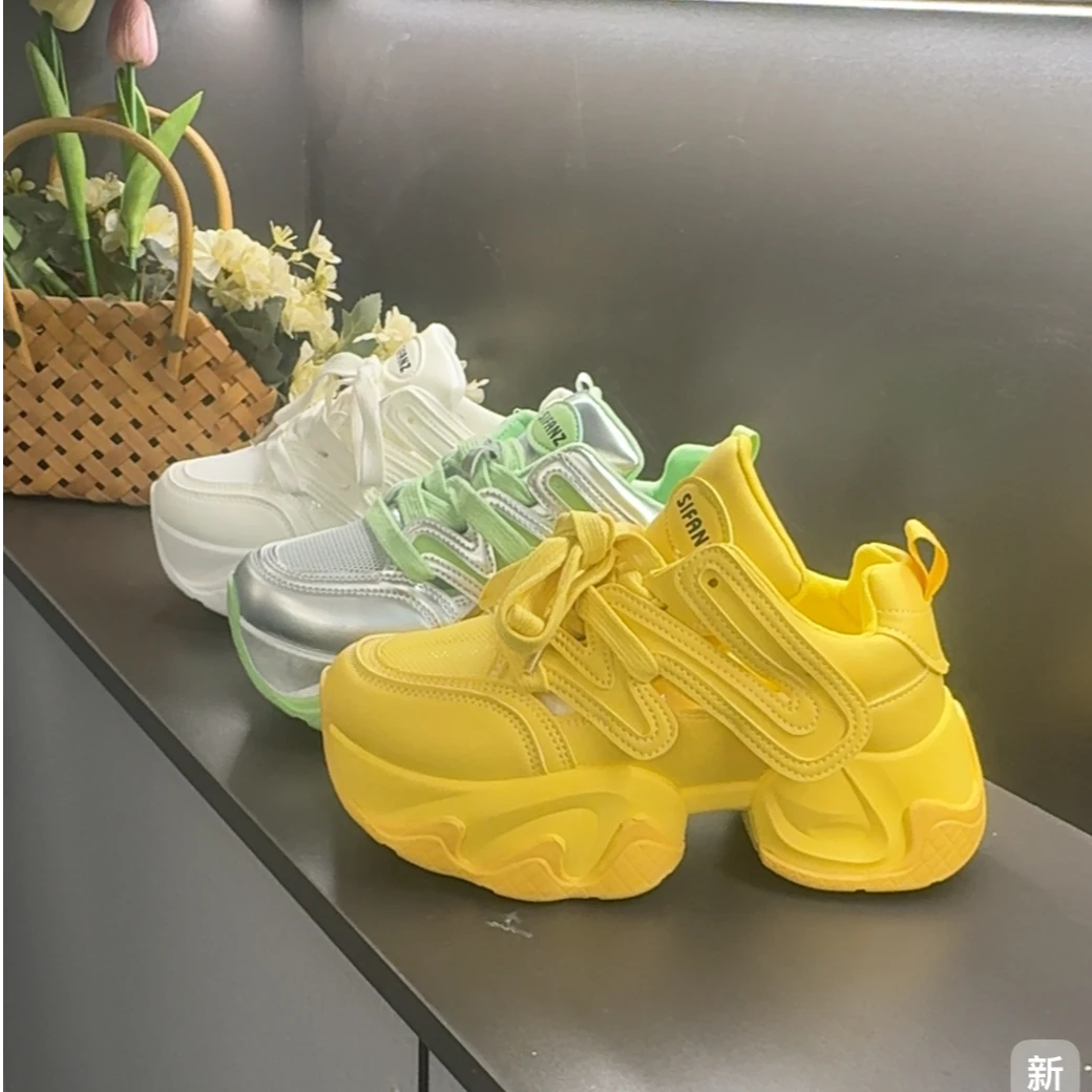 清~软底增高百搭舒适运动鞋