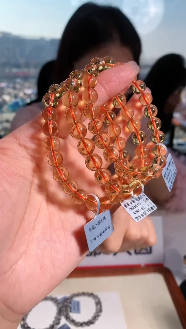 【闪购商品】水晶手链未镶嵌9mm左右巴西黄水晶手链多样性发其一