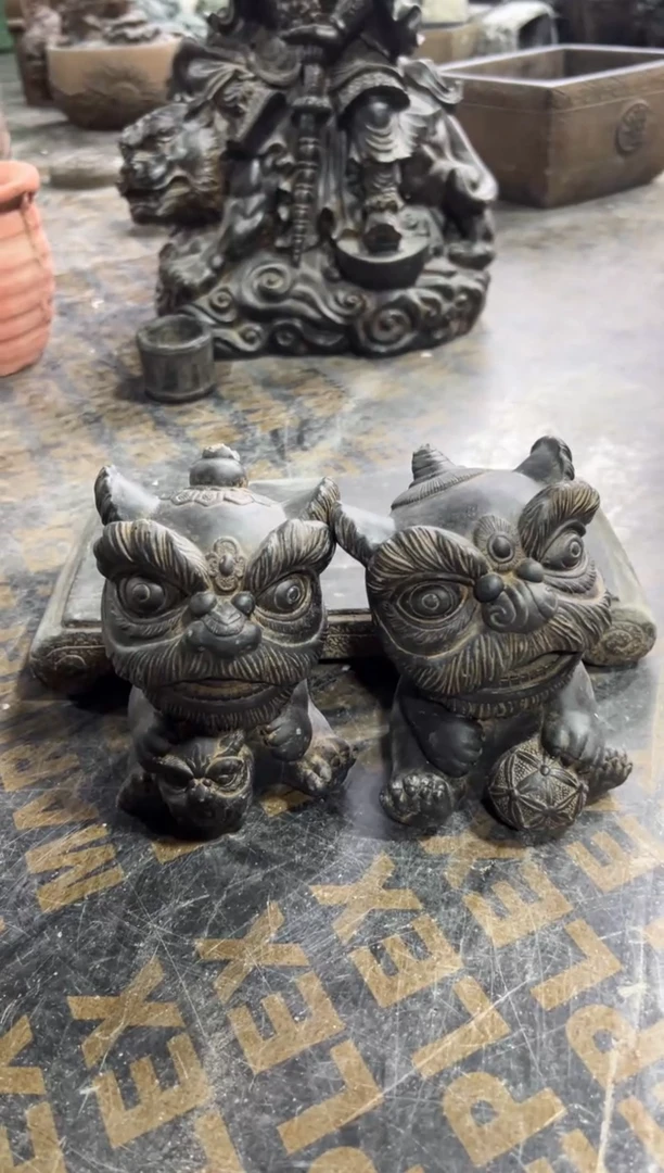 陶土瑞气盈门醒狮一对