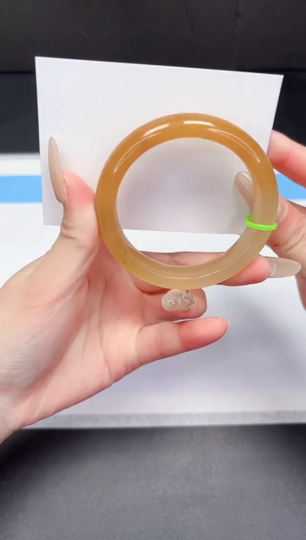 【闪购商品】石英质玉手镯未镶嵌147-54.6