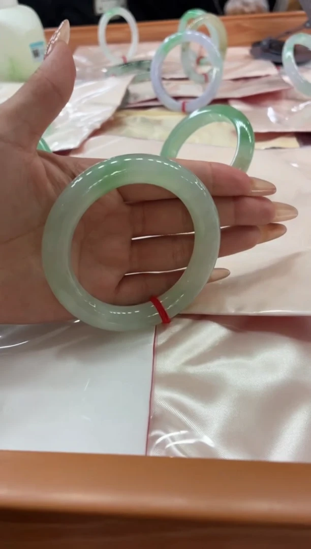 未镶嵌翡翠手镯定制翡翠意向金2w