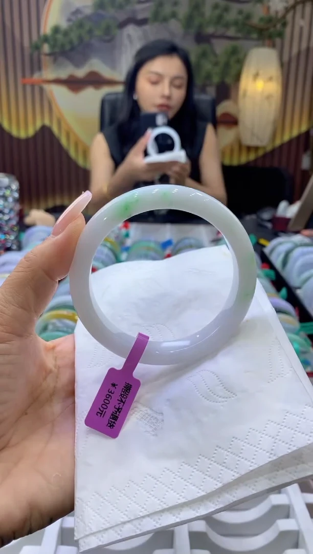 翡翠手镯未镶嵌多人00315