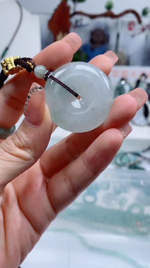 翡翠未镶嵌颈饰吊坠