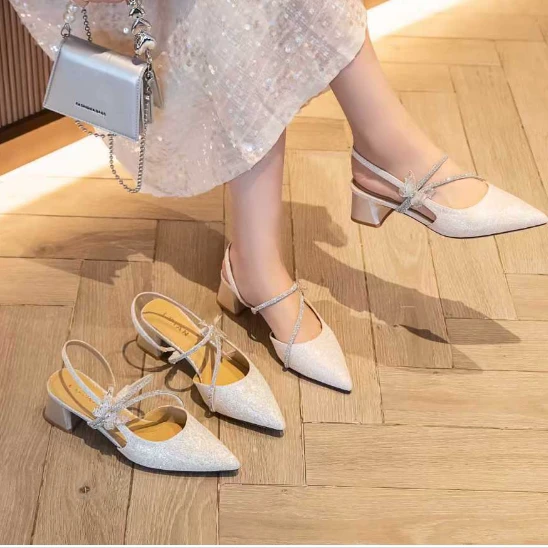 333514152夏季新款2025年粗跟百搭简约法式后空包头一字带凉鞋女