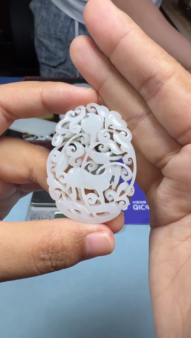 和田玉未镶嵌颈饰1