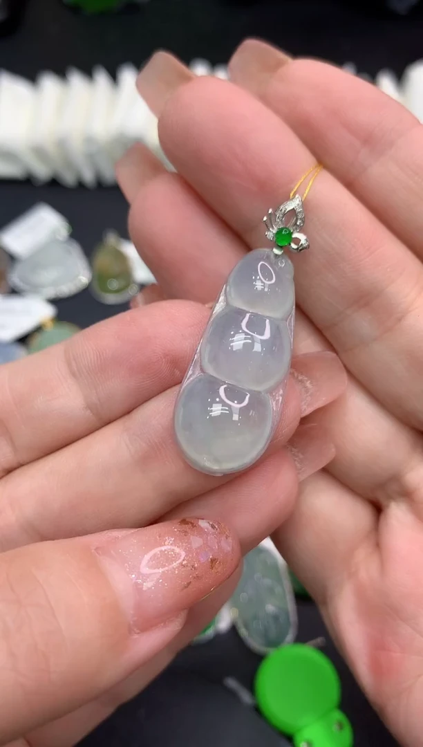 吊坠(不含链)18K金镶嵌翡翠111