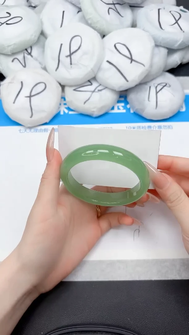 未镶嵌手镯石英质玉296-64