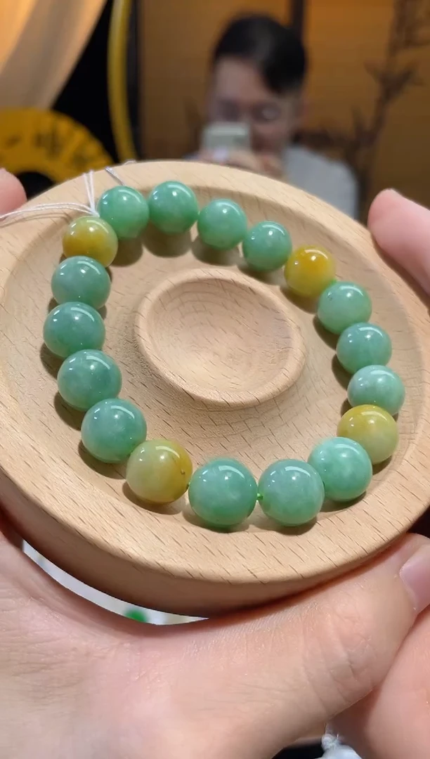 颈饰未镶嵌翡翠手串
