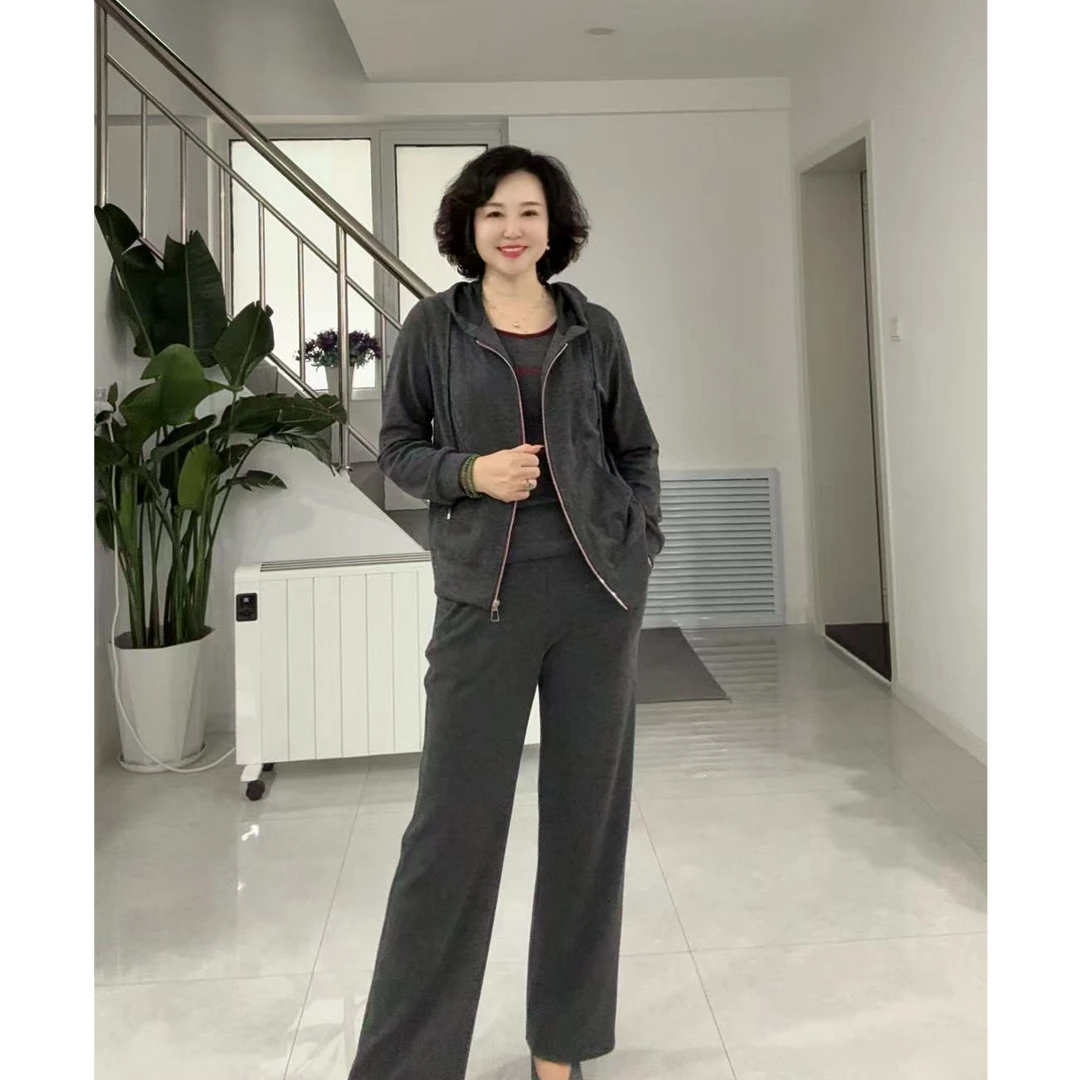 806连帽三件套套装，裤长102cm左右，衣长62cm左右