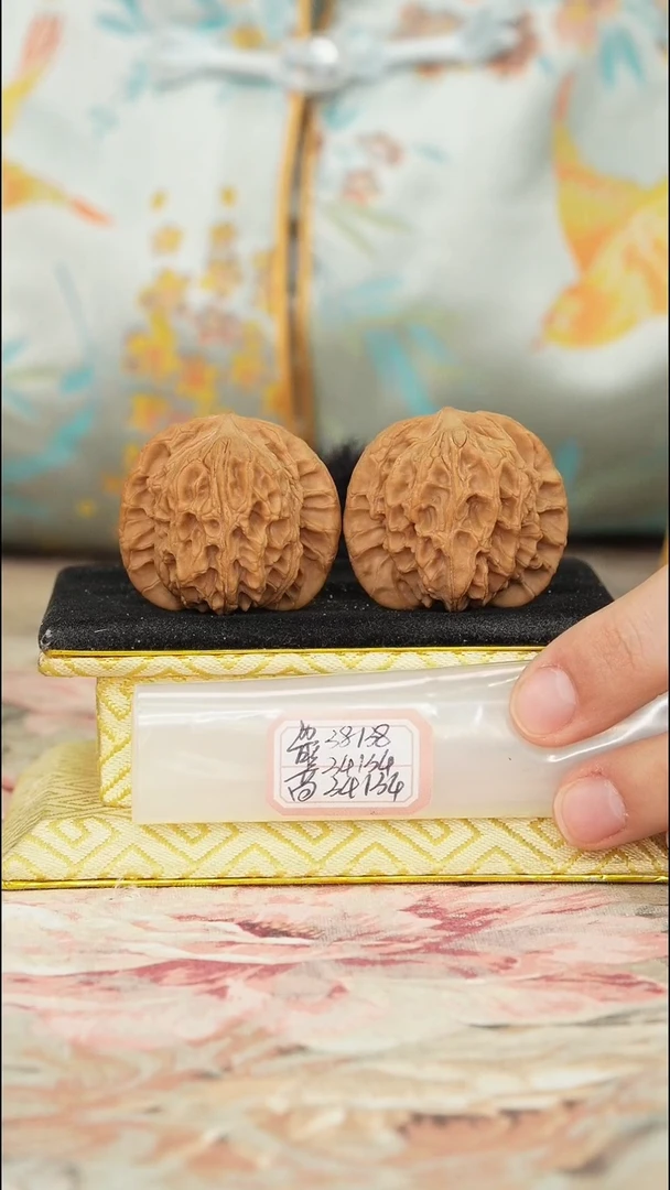 【闪购商品】文玩核桃把件宽边狮子头